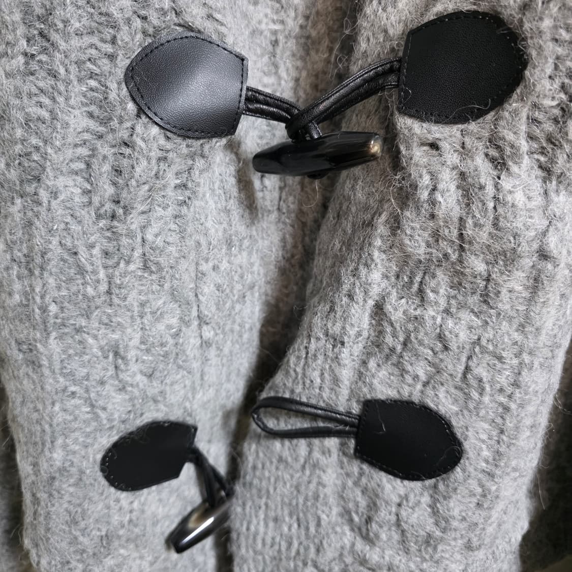 새상품) Poster 꽈배기 토글 가디건 상품이미지8