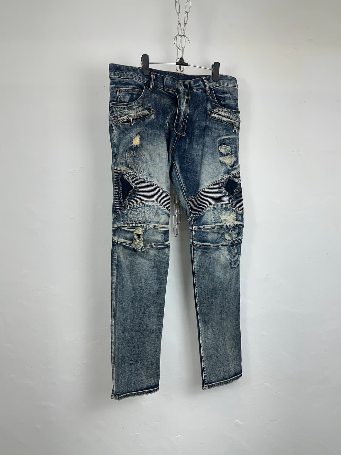 Balmain Patched Biker Distressed Jeans 상품이미지4