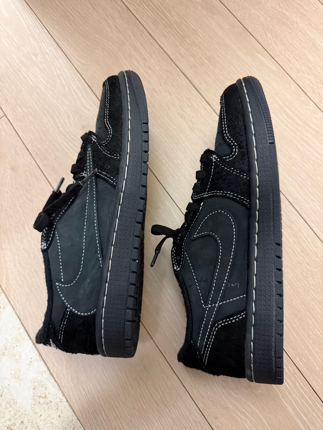 조던 1 트래비스 스캇 레트로 로우 판매합니다. 상품이미지5