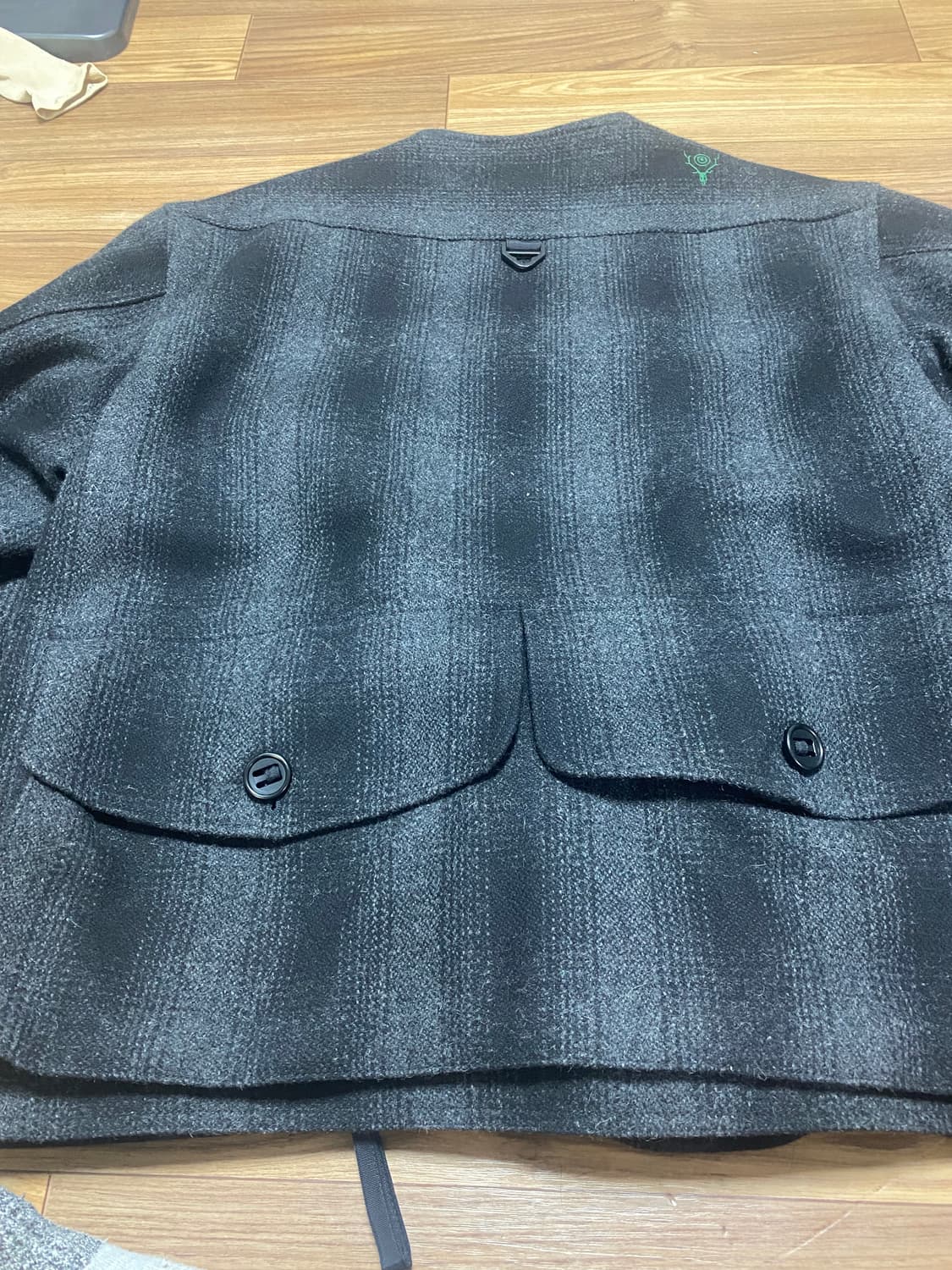 South2 West8의 독특한 디자인이 돋보이는 모직 자켓  상품이미지3