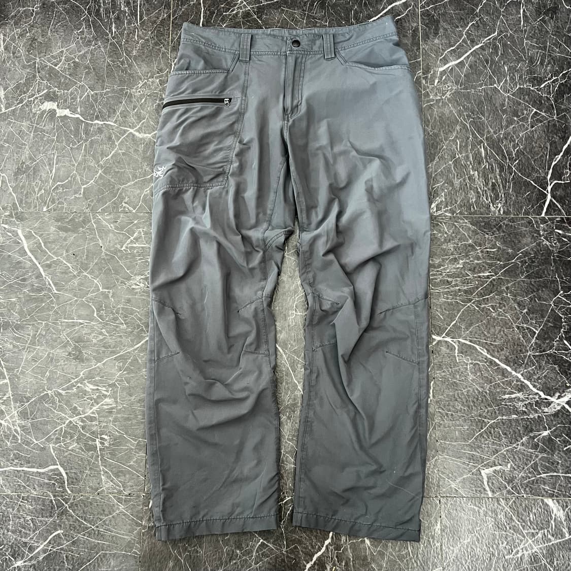 아크테릭스 로고 기능성 쉘 스트레이트 팬츠 상품이미지4