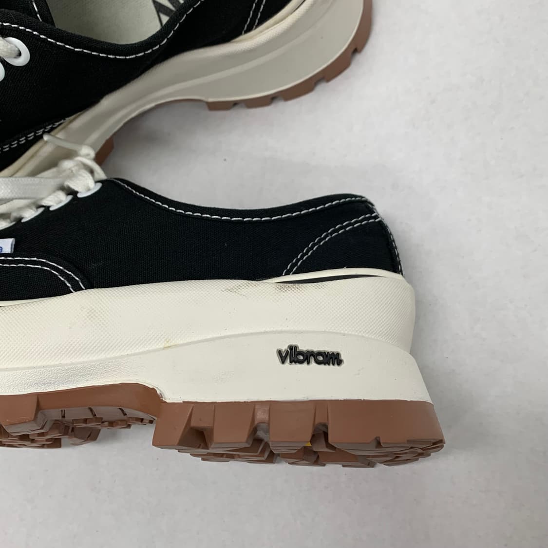 반스 어센틱 비브람 DX 블랙 (245) 상품이미지3