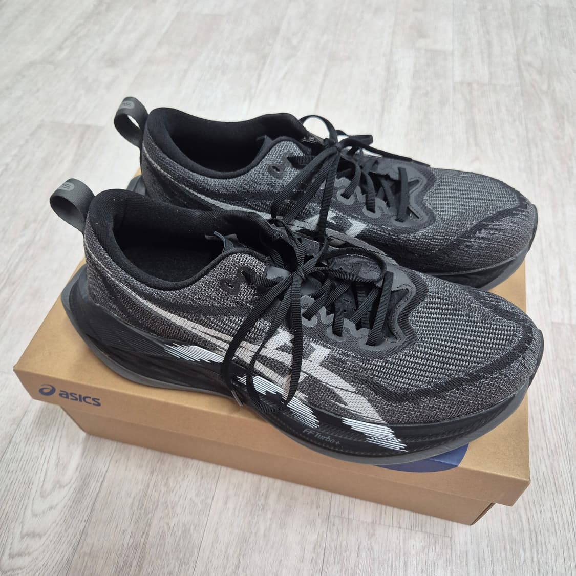 아식스 슈퍼블라스트2 블랙 색상 275사이즈 상품이미지3