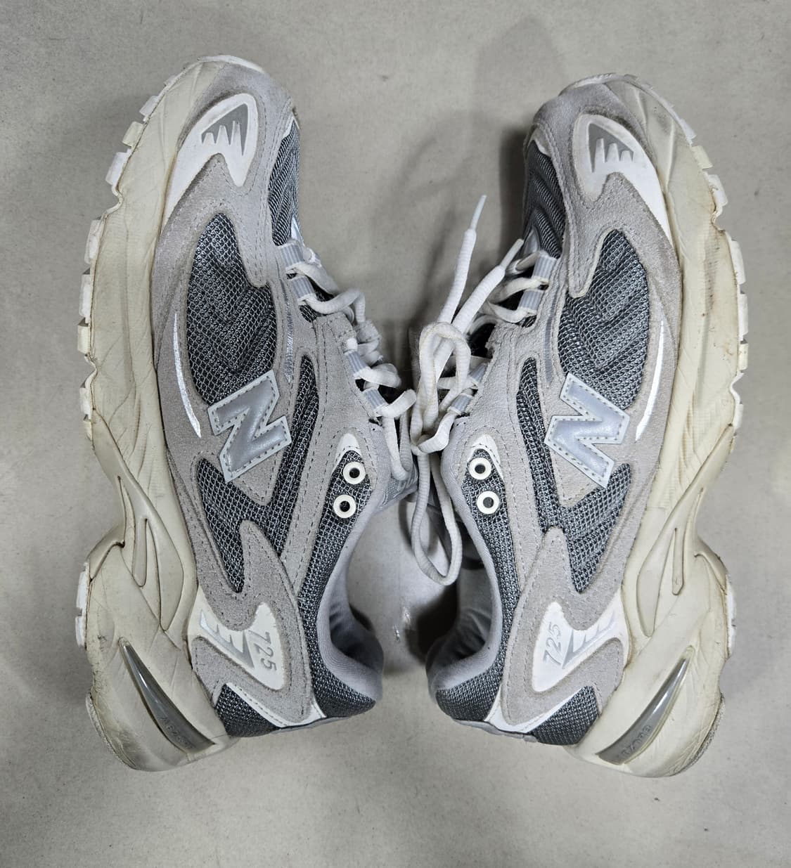 뉴발란스 725 그레이 런닝화 운동화 워킹화 250mm 상품이미지5