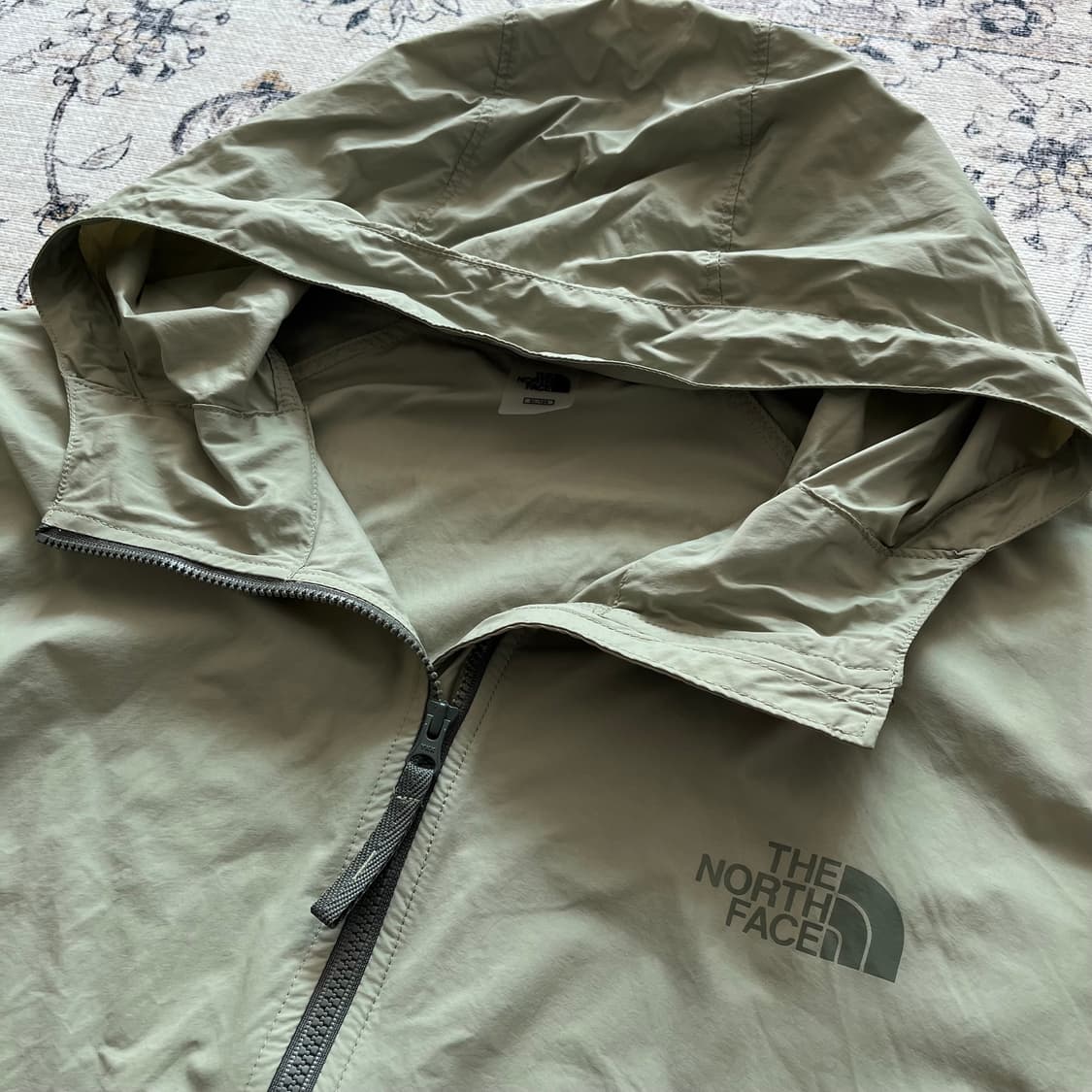 노스페이스 말차색 바람막이 상품이미지3