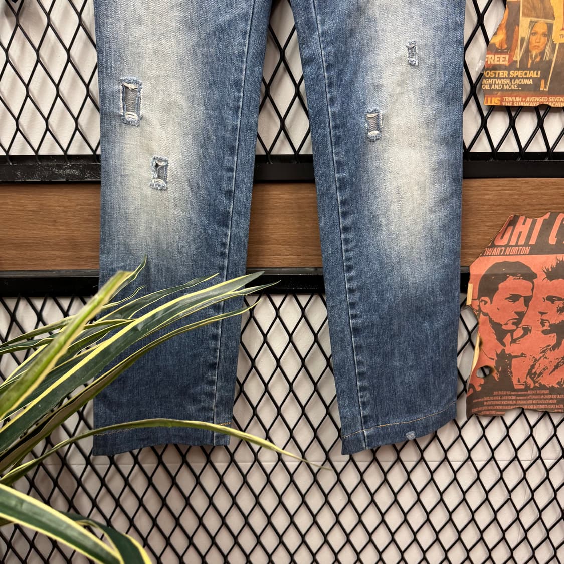 00s 돌체앤가바나 디스트레스드 데님 팬치 후면 로고 포인트 연청 상품이미지4