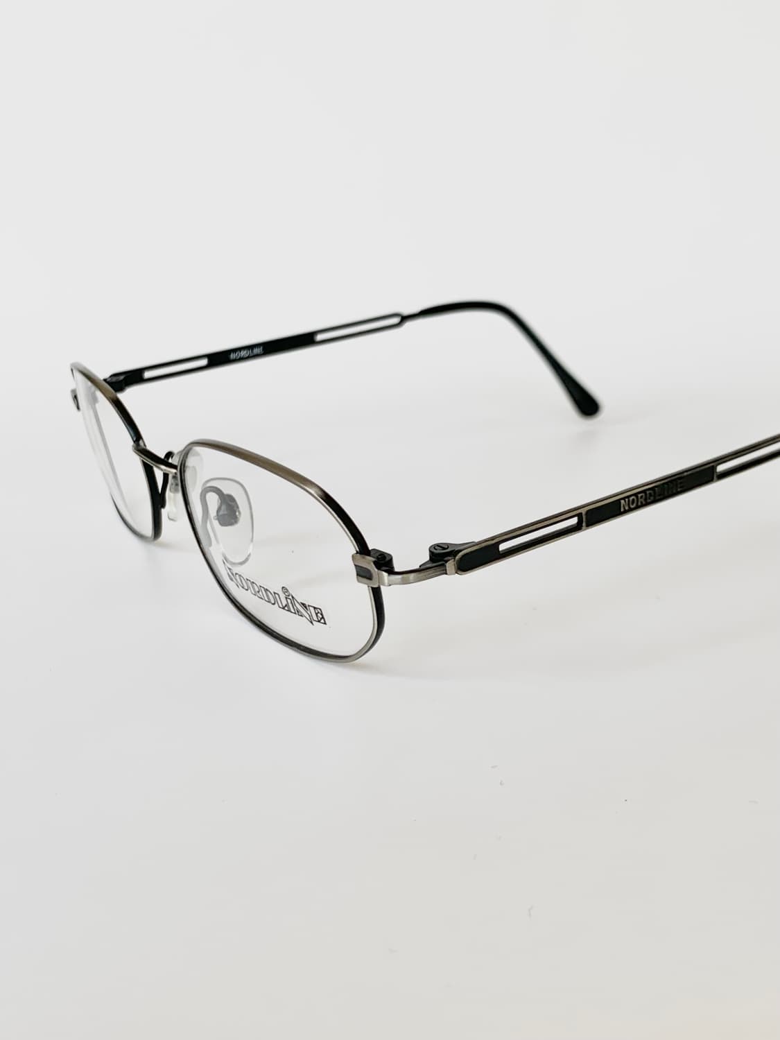 [픽키-582] 실버 건메탈 오벌 안경테 경량 남녀공용 클래식 프레임 상품이미지5