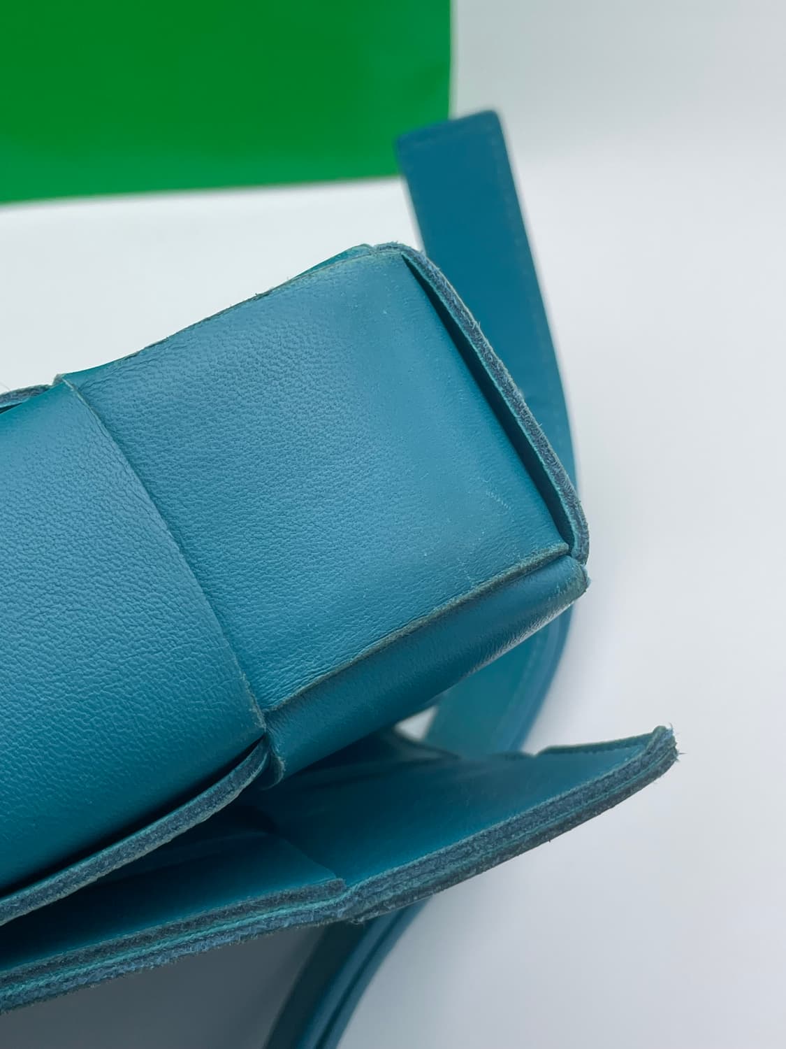 [ 정품 ] 보테가베네타 램스킨 카세트백 크로스백 블루그린 상품이미지10