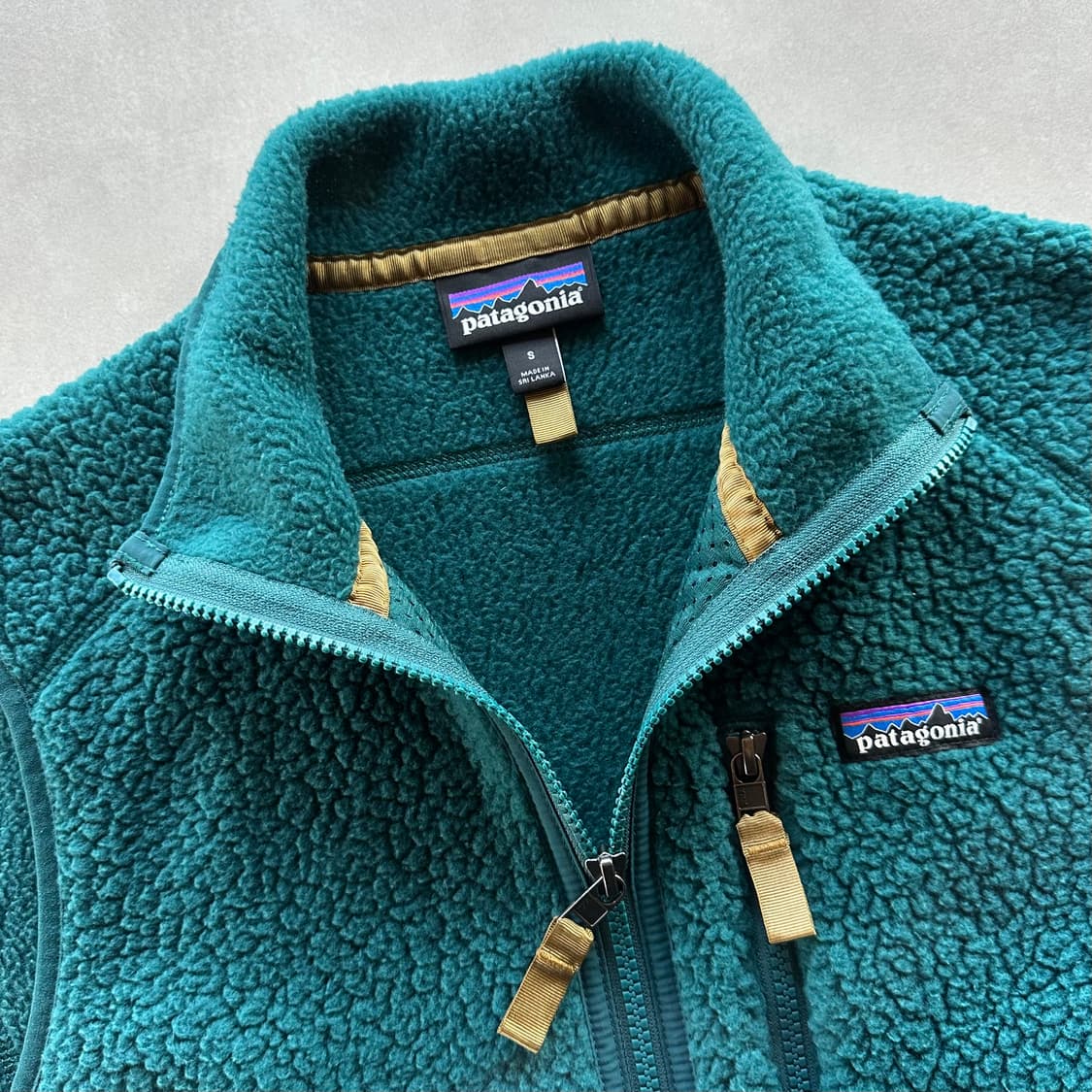 [S]파타고니아 레트로 파일 베스트 다크 보레알리스 그린 상품이미지7