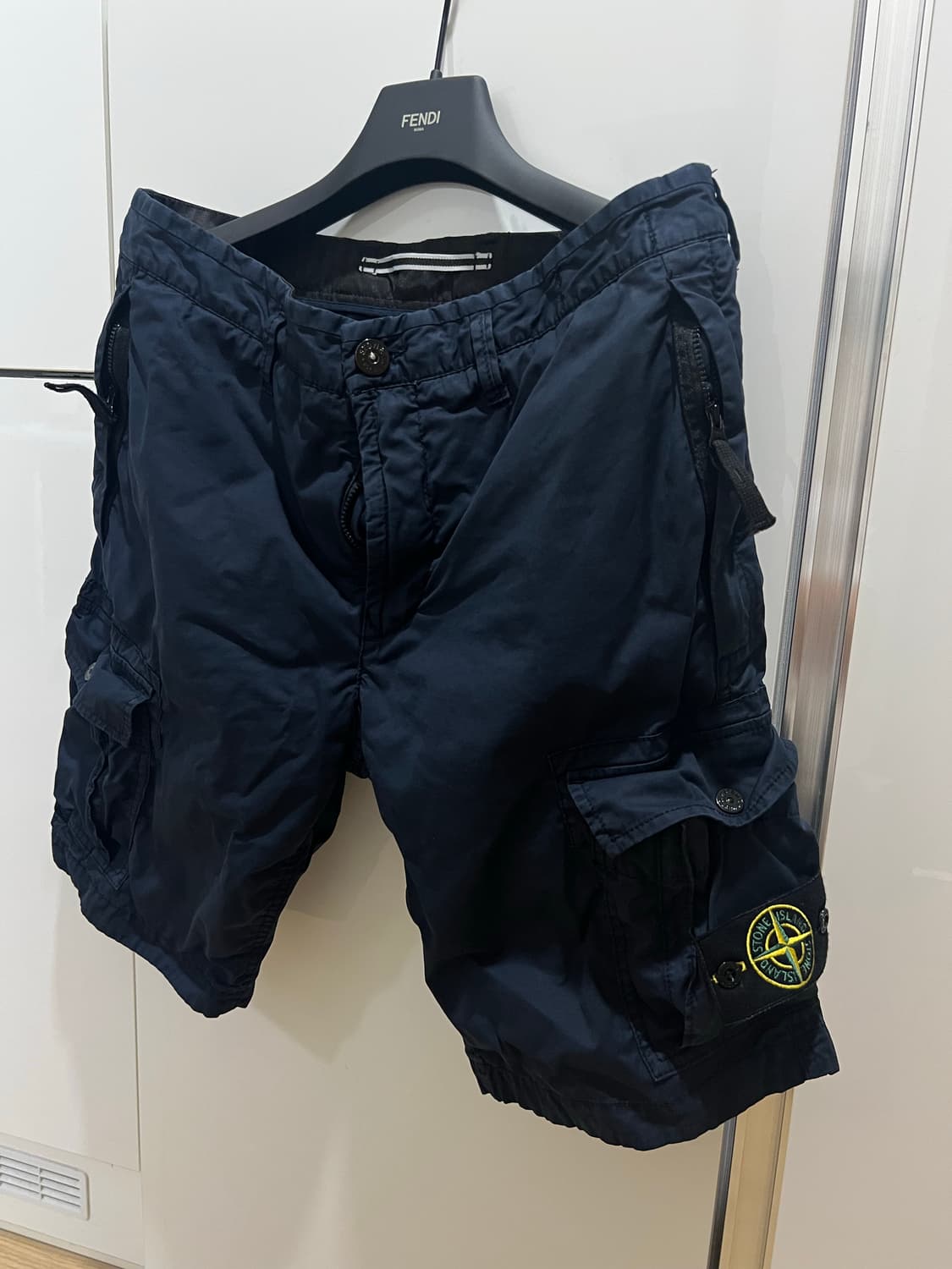 23fw 스톤아일랜드 네이비 반바지 32-33 상품이미지1