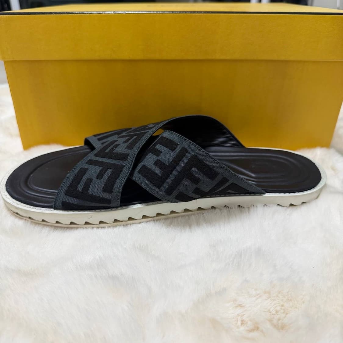[정품] 펜디 FF로고 자카드 슬라이드 샌들 슬리퍼 상품이미지3
