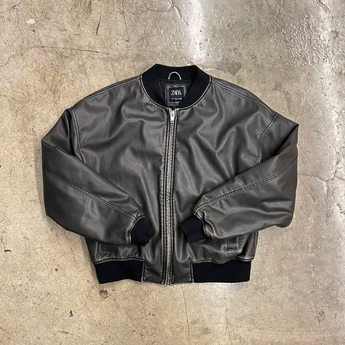 자라 페이크 레더 오버핏 빈티지워싱 봄버 자켓가죽 XL 상품이미지1