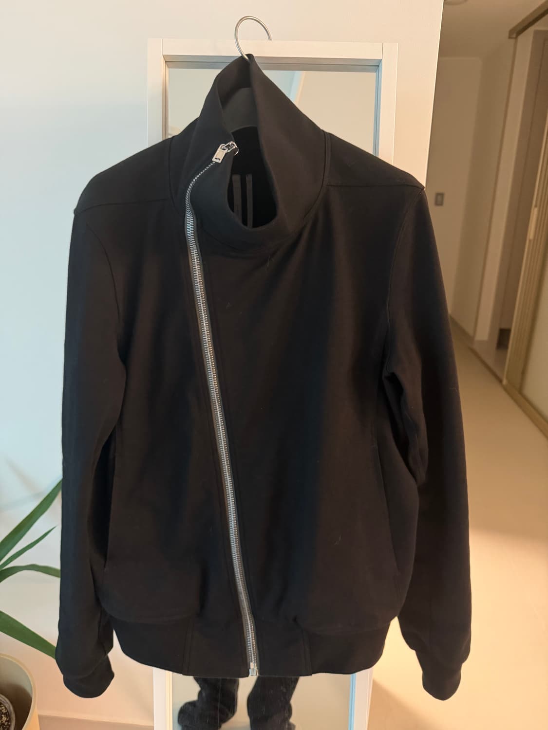 릭오웬스 바우하우스 사선 하이넥 집업 자켓 26ss 상품이미지2