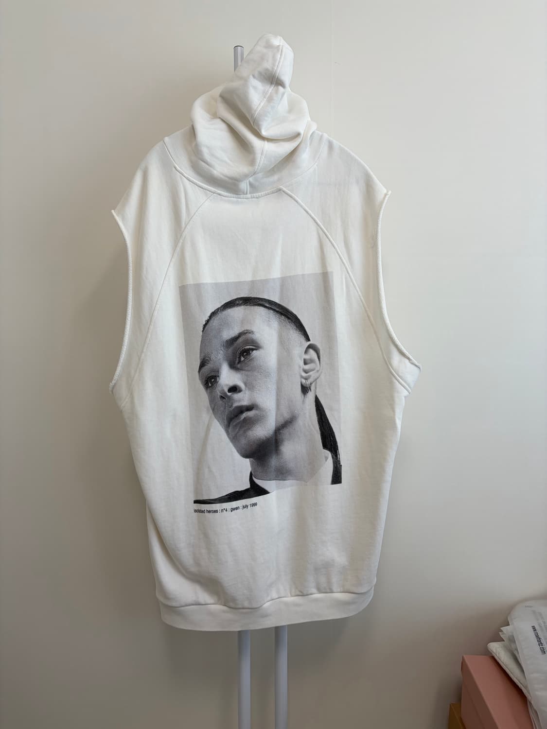 라프시몬스 15ss isolated heroes gwen 후디 상품이미지1