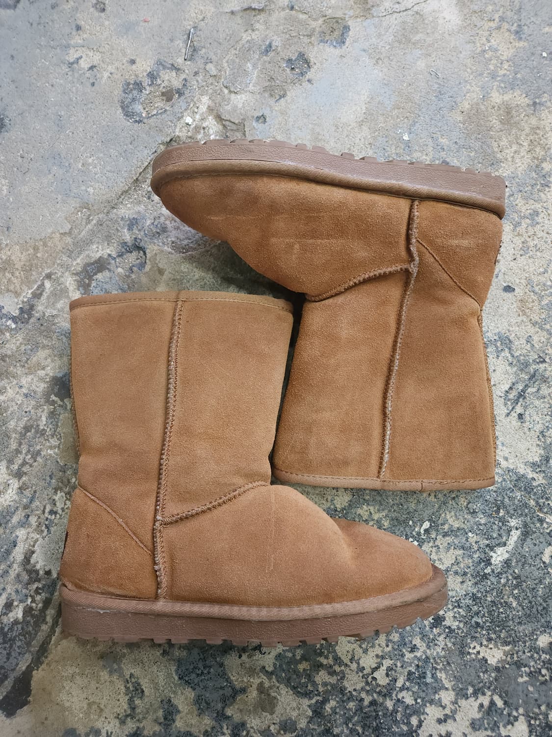 어그 브라운 클래식 쇼트 부츠 260mm
​
 상품이미지1