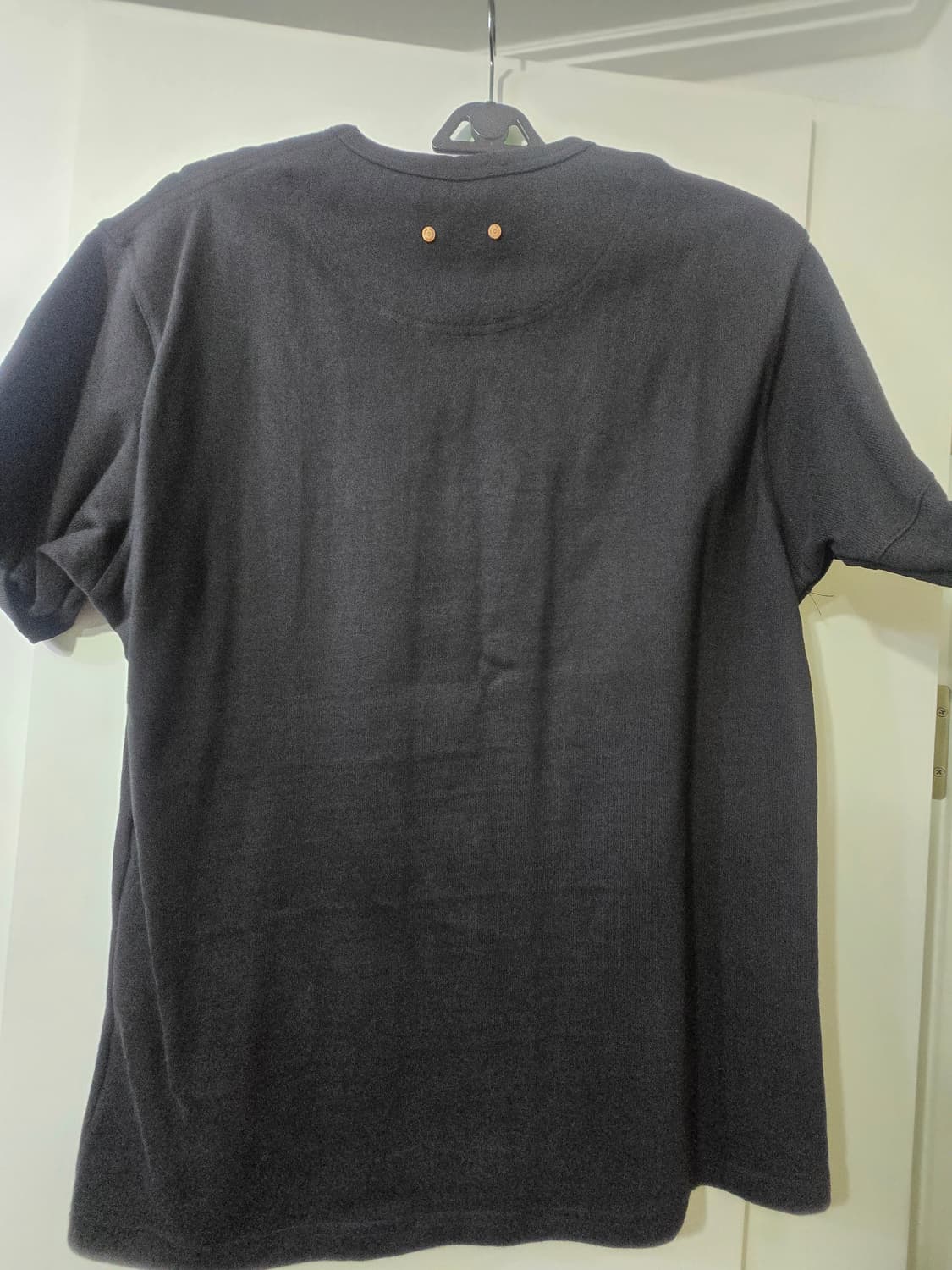 엔더슨벨 블랙 티셔츠 상품이미지2