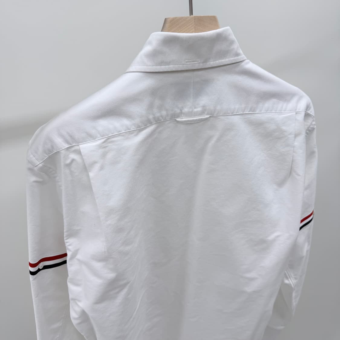 [S+급/3] 톰브라운 암밴드 옥스포드 셔츠 화이트 상품이미지5