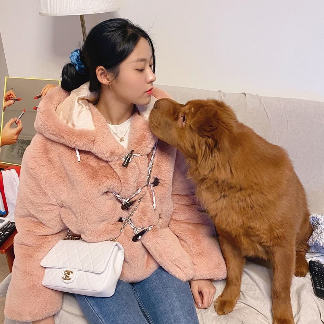 설현 착용 골든구스 츠바키 퍼자켓 상품이미지2