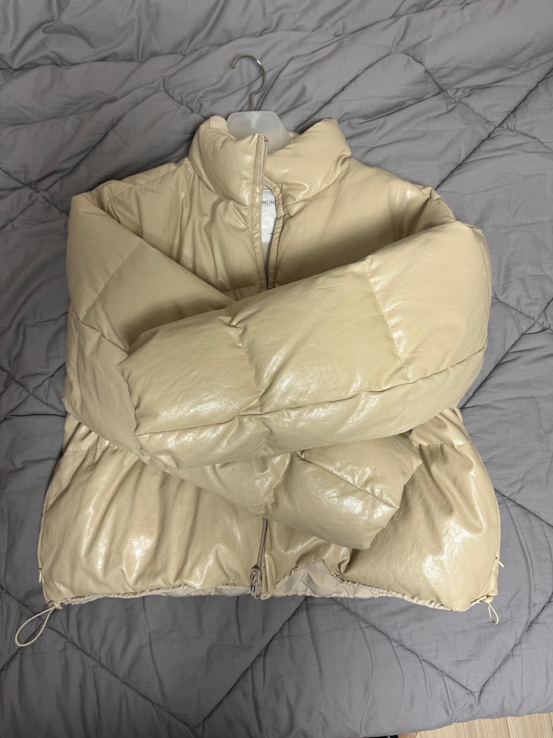 아모멘토 21fw 비건레더 패딩 상품이미지3