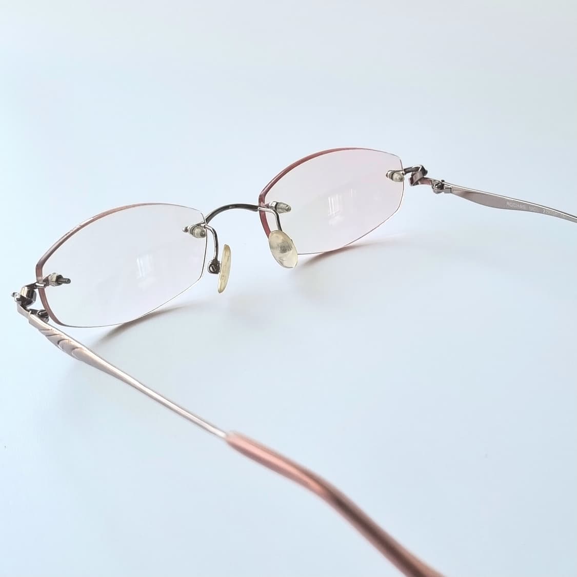 데드스탁 옆모습까지 완벽한 무테 안경테  1517 상품이미지5