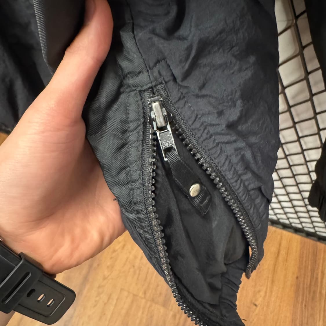 NBA X 스타터 시카고불스 아노락 패딩 점퍼 후면 빅로고 디테일 블랙 상품이미지10