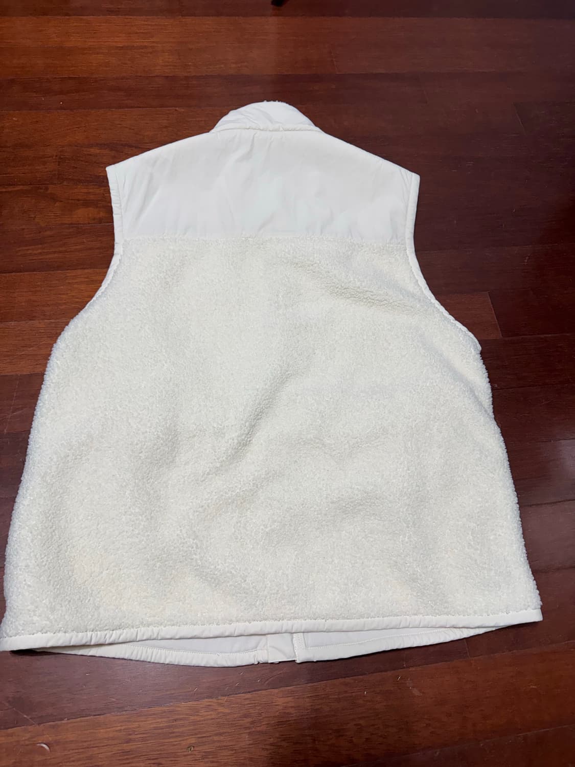 COS 콘트래스트 패널 질레 후리스 베스트 regular 상품이미지4