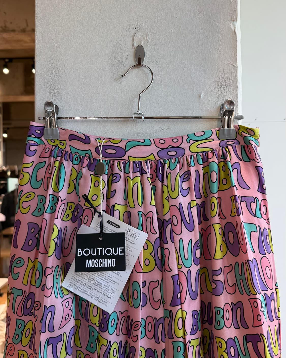 모스키노 부티크 핑크 로고 패턴 실크 핀턱 스커트 상품이미지3