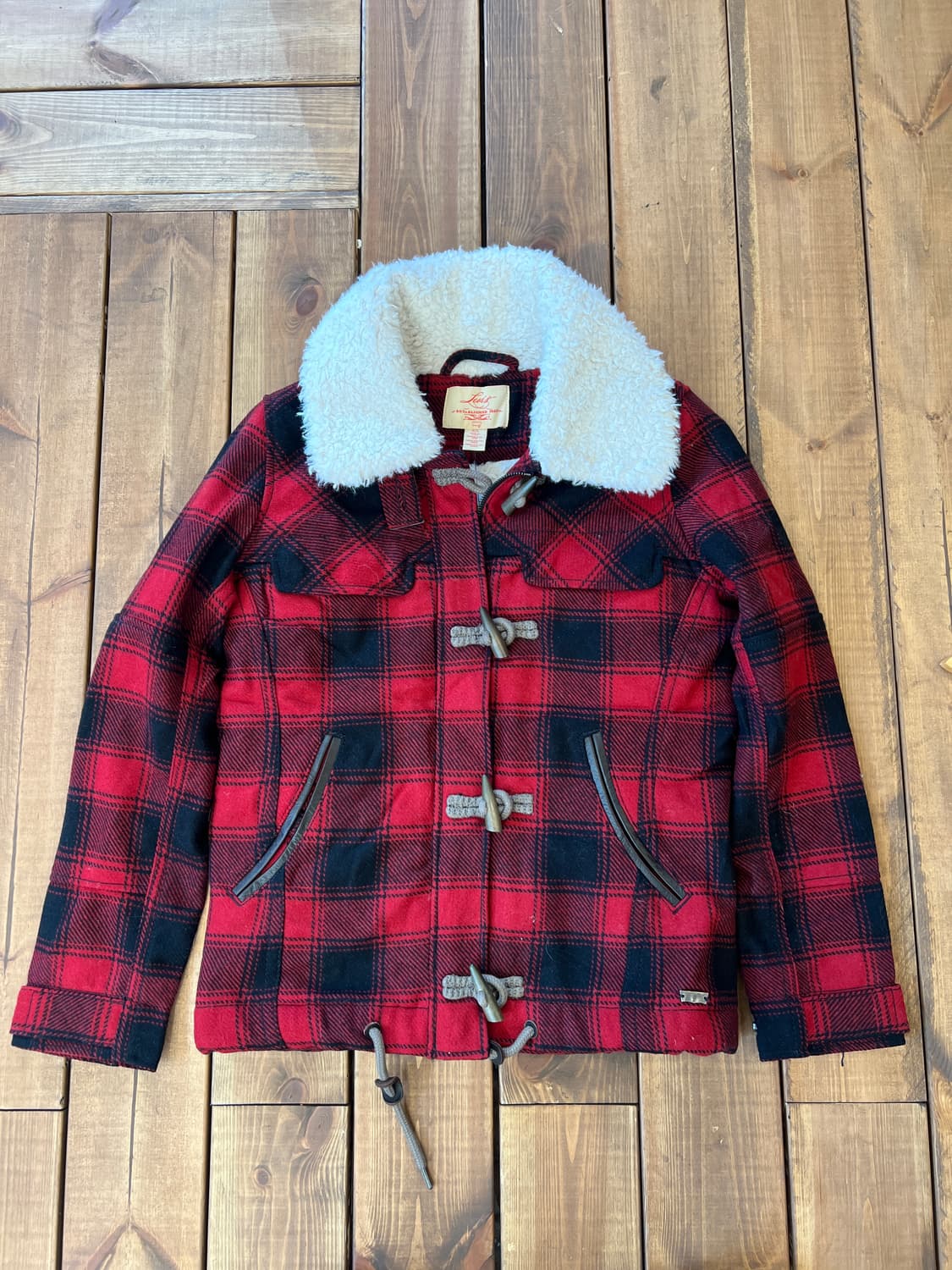 Levi’s 레드 체크 퍼 더플 자켓 상품이미지6