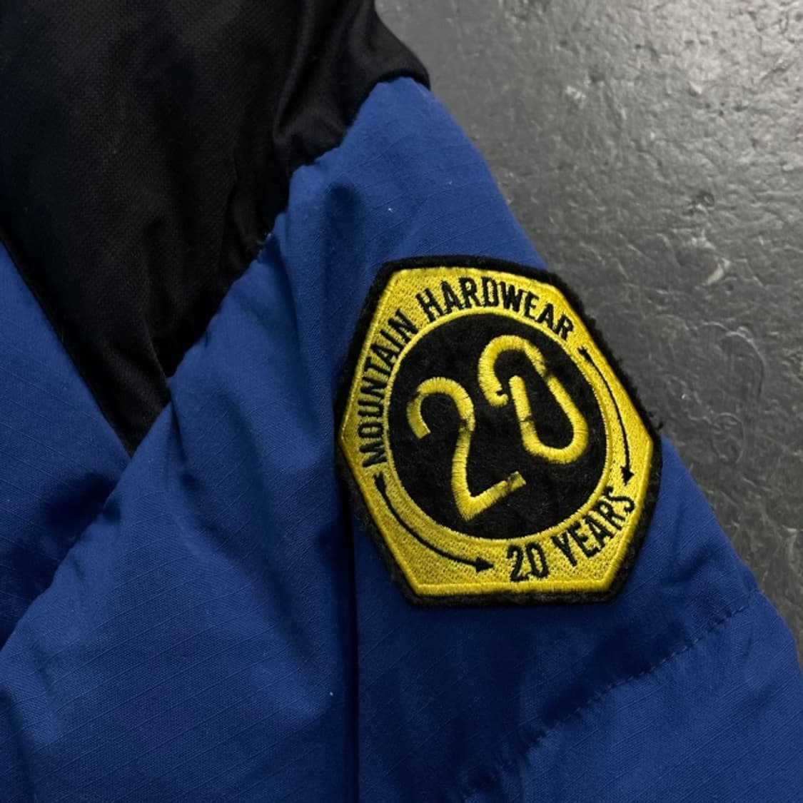 95 마운틴하드웨어 20주년 한정판 패딩  상품이미지6
