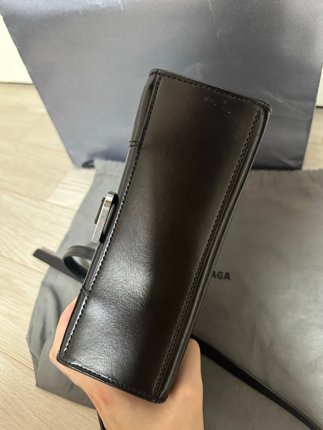 발렌시아가 아워글래스 페인팅 로고 블랙xs 상품이미지3