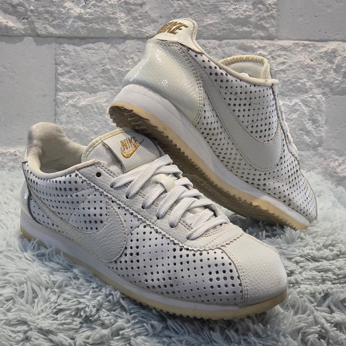 8q-5:나이키 코르테즈 화이트 펀칭 레더 (24.5cm) 상품이미지4