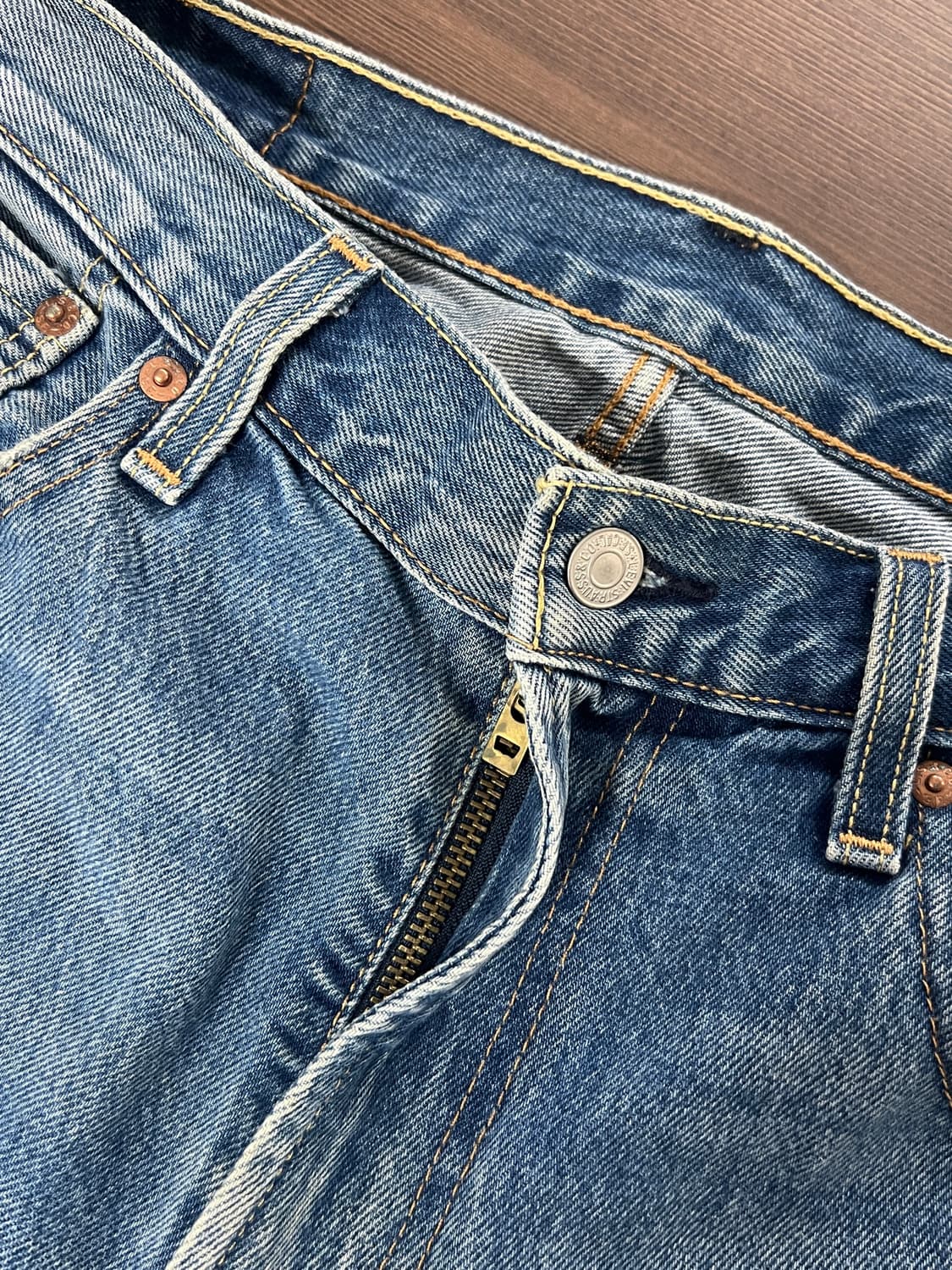 Levis 리바이스 551z 릴랙스드 스트레이트핏 연청 데님 팬츠 상품이미지6