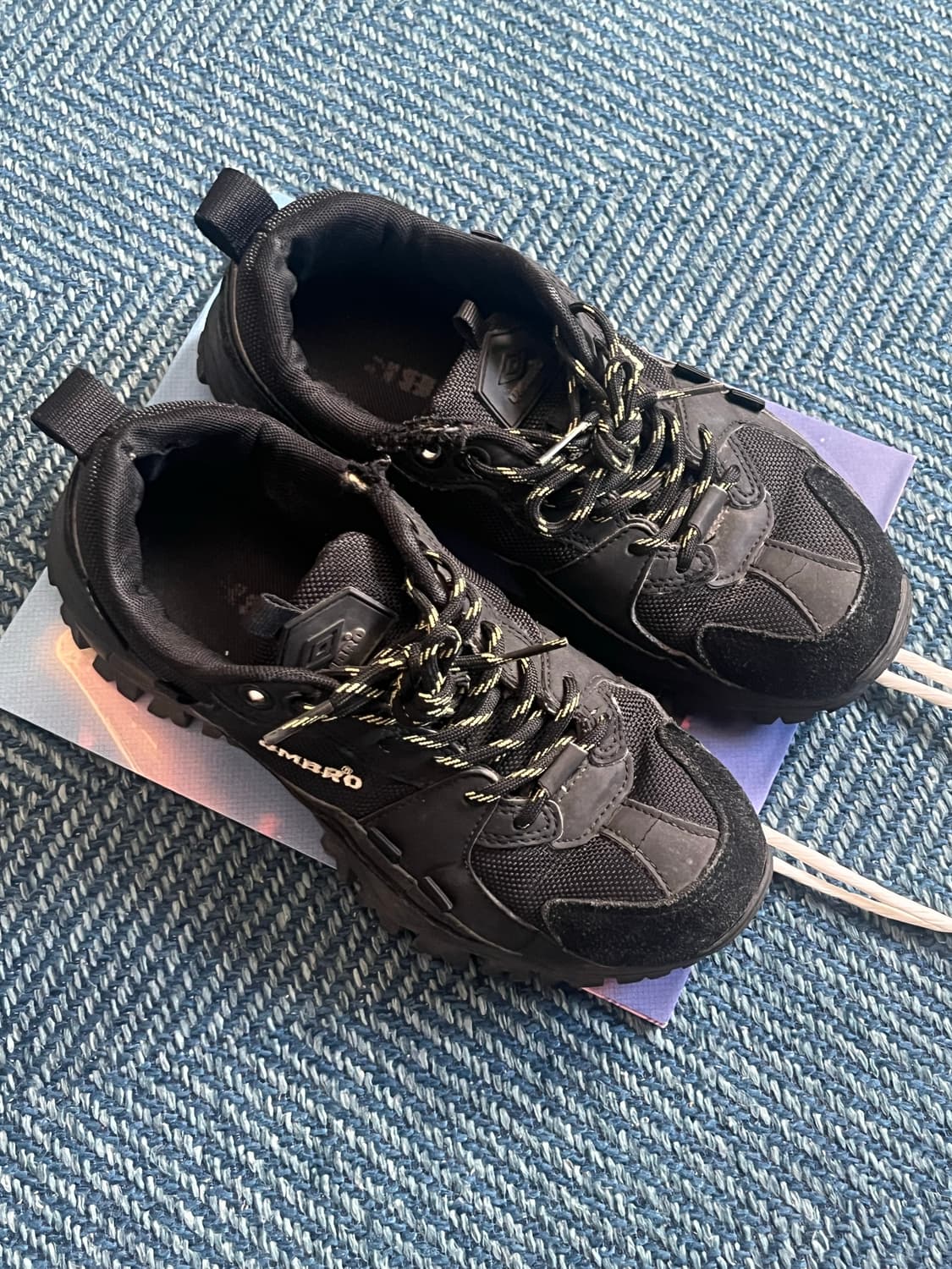 엄브로 검정 운동화 230 상품이미지1