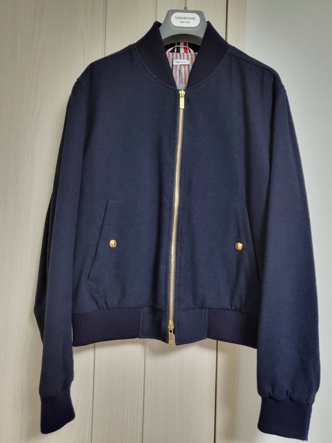 톰브라운 센터백 스트라이프 부클레 수팅 블루종 상품이미지1