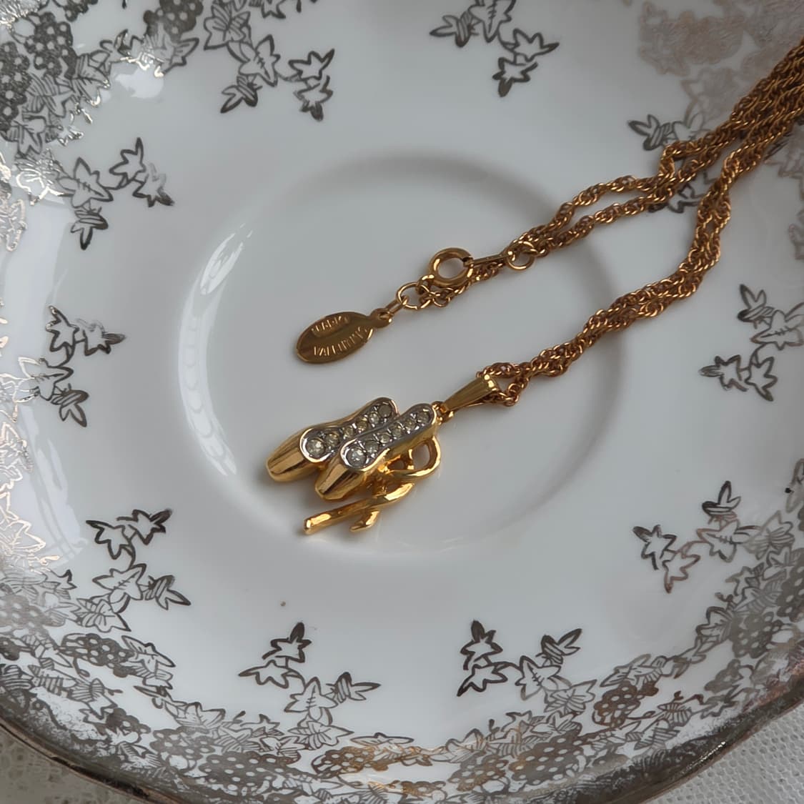 발렌티노 금장 발레리나 토슈즈 큐빅 목걸이 상품이미지4