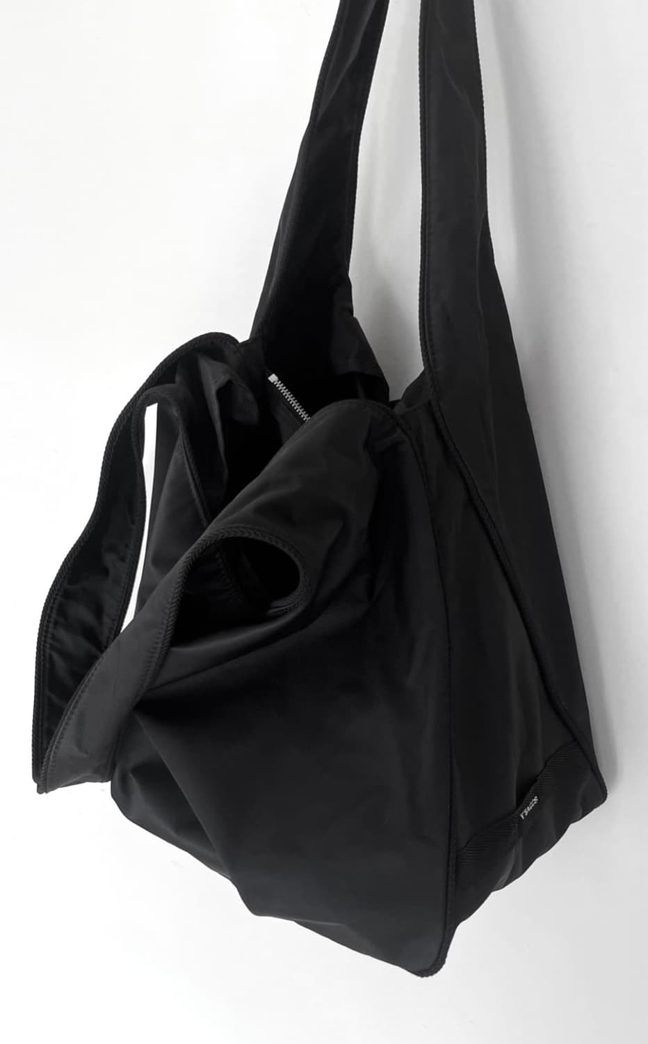 요지 야마모토 테이핑 토트백 상품이미지1