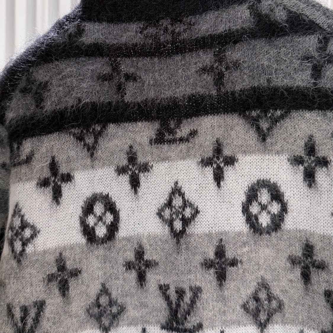 (S+/ L) / 루이비통 모노그램 모헤어 블랙 가디건 상품이미지4