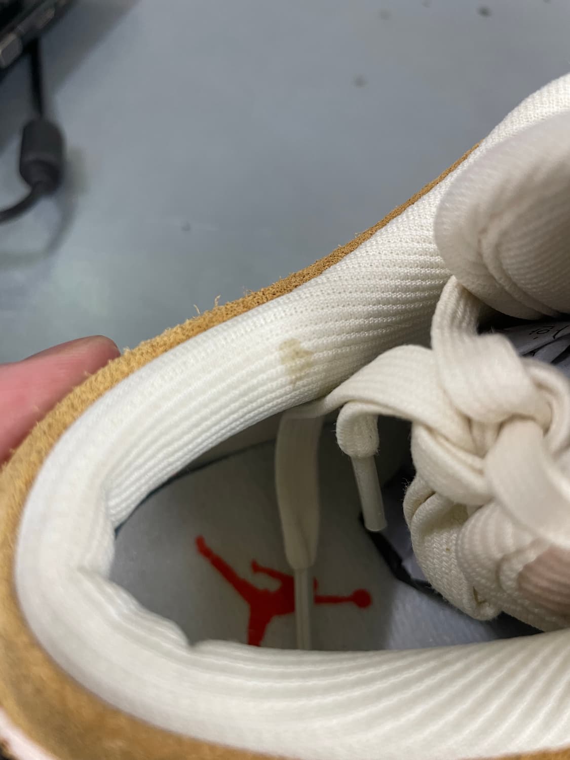 조던 1 로우 SE 코듀로이 탄 245 상품이미지7