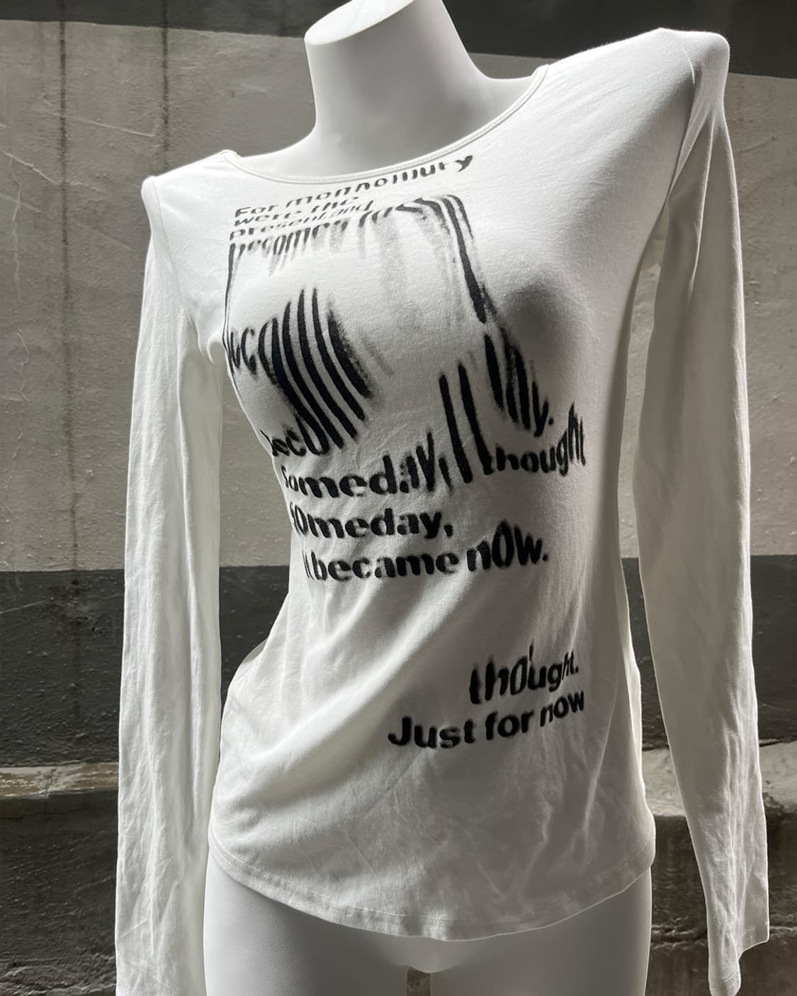 00‘s Lettering Dusty Graphic Long Sleeve 상품이미지5