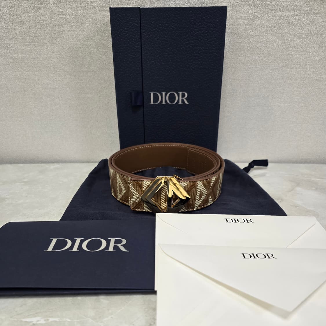 디올 다이아몬드 리버서블 벨트 95사이즈 판매 상품이미지1