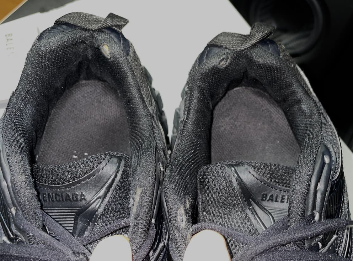 발렌시아가 디펜더 42 블랙 상품이미지4