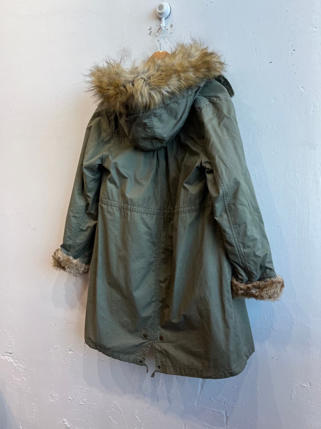 EARTH JPN 어스뮤직 퍼 모즈 피쉬테일 파카 상품이미지2