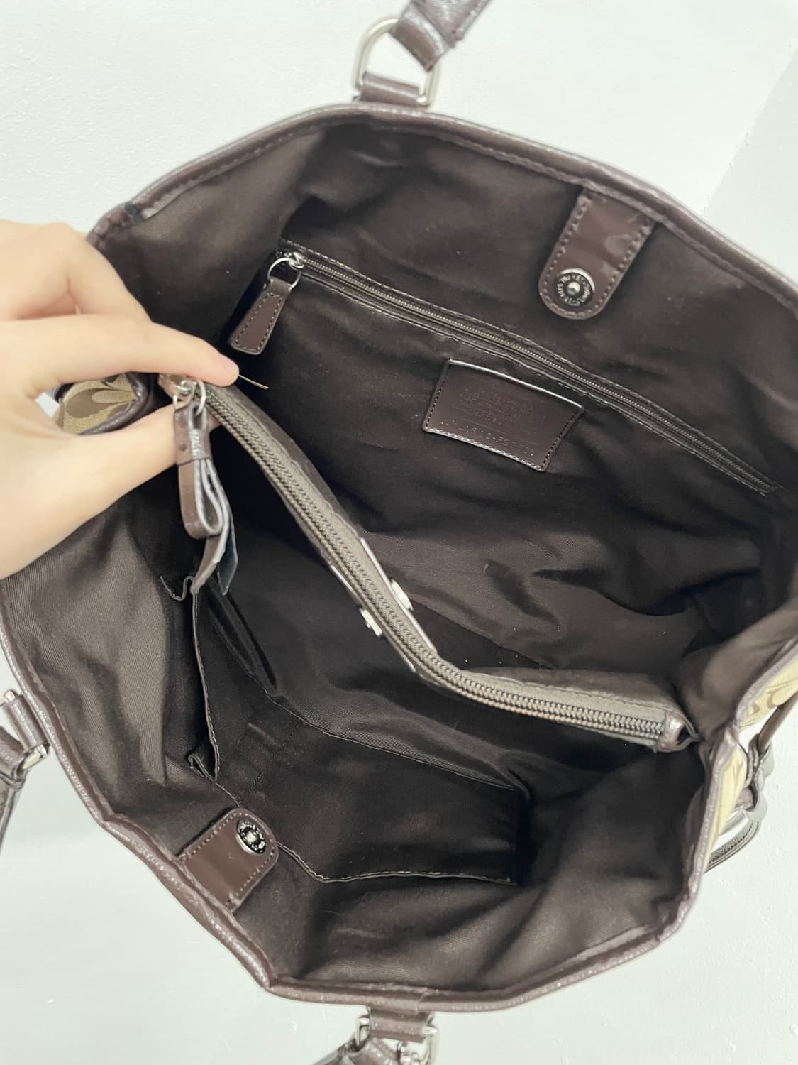 코치 자카드 시그니처 숄더백  상품이미지10