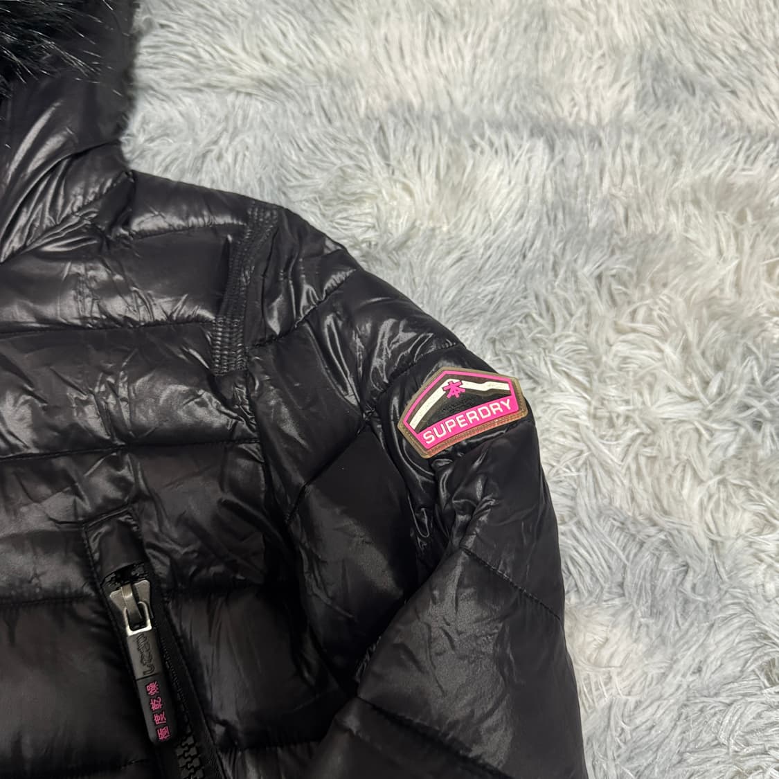 슈퍼드라이 여성 경량롱패딩 xs 사이즈 백화점택 상품이미지3