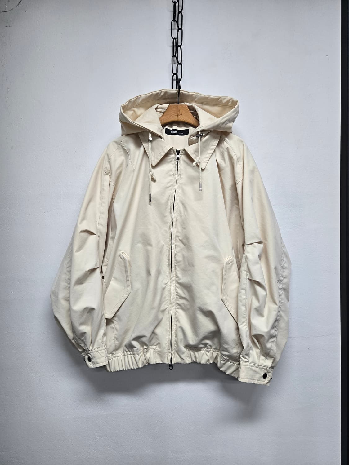 송지오옴므 23ss 후드 디터쳐블 카라 돌먼 점퍼 상품이미지1