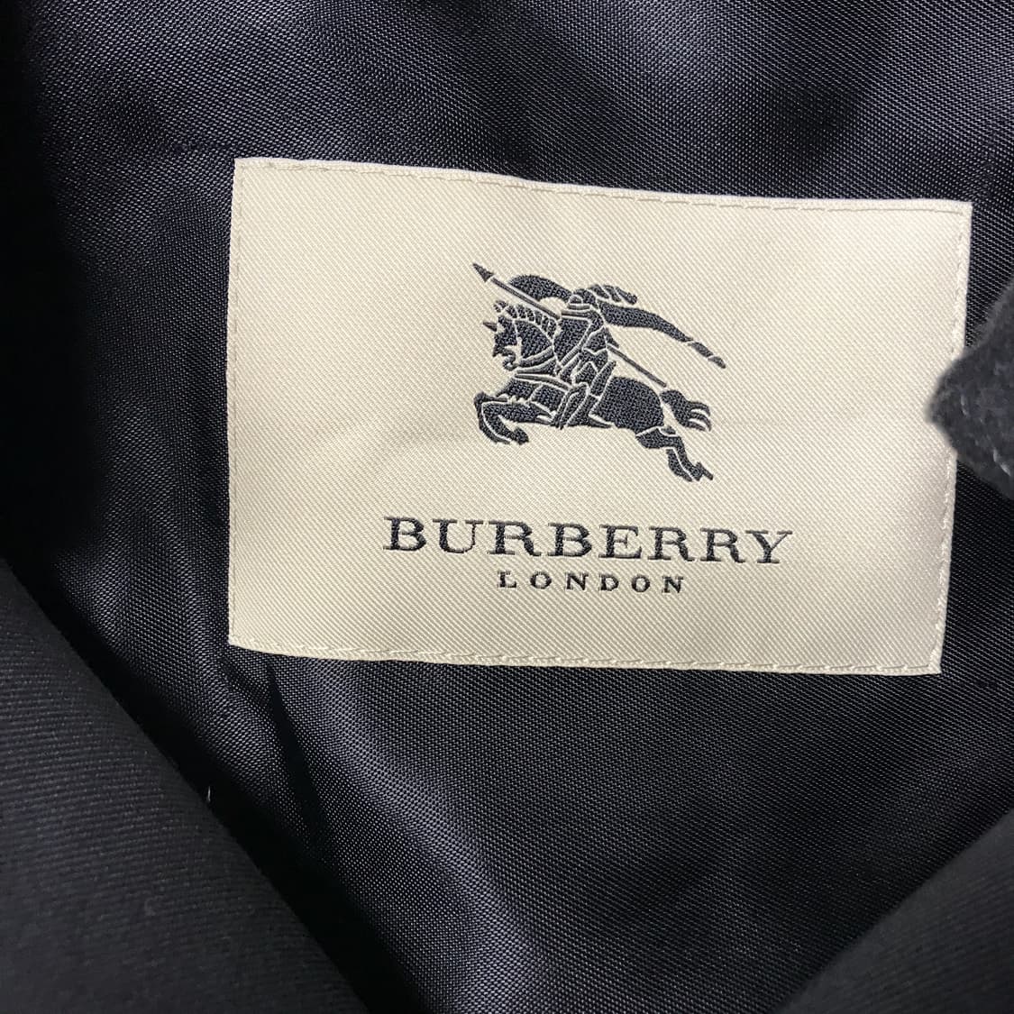 버버리 트렌치 코트 블랙 ZZ 상품이미지4