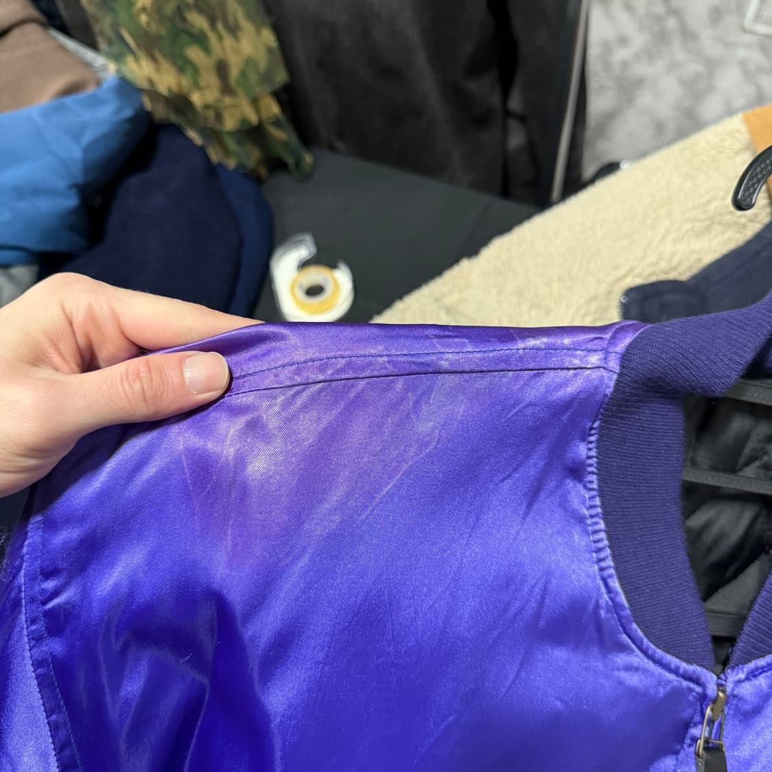 VTG 빈티지 올드스쿨 자수 디테일 사틴 크롭 봄버 바시티 자켓 상품이미지7