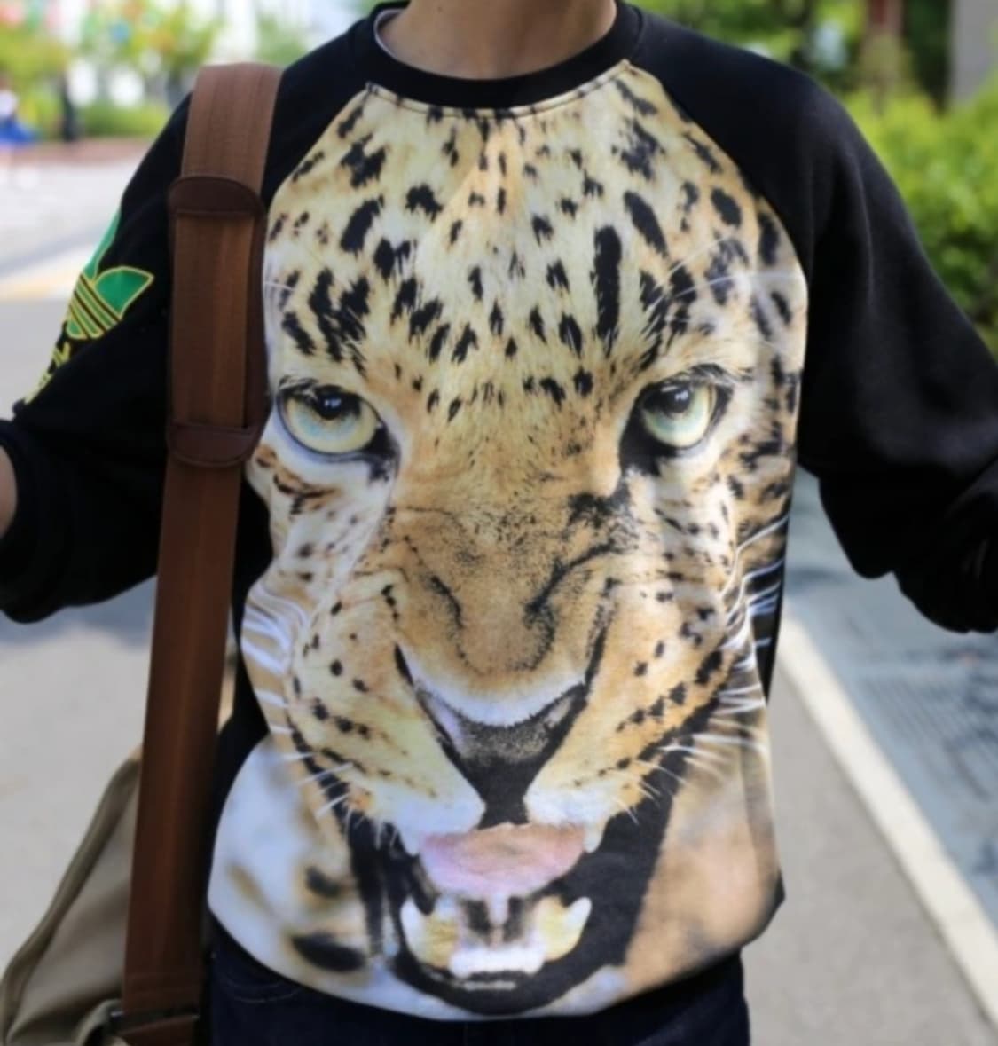 아디다스 한정판 티셔츠 상품이미지2