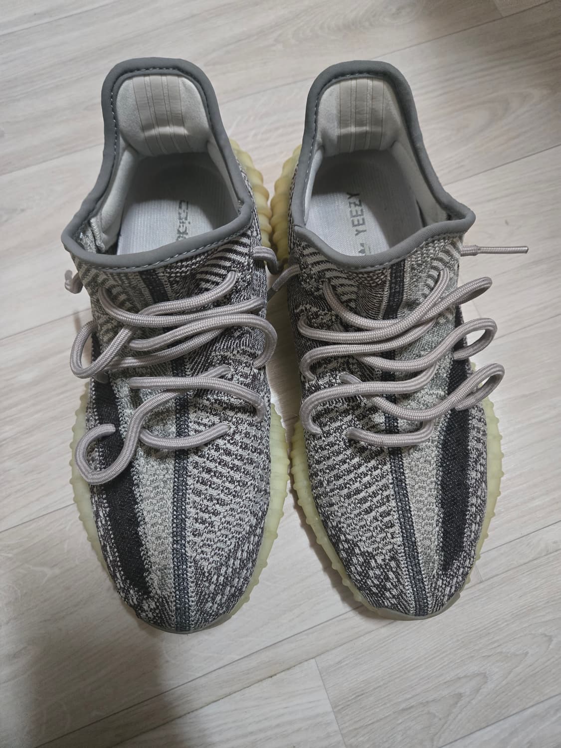 이지부스트 350 시온 상품이미지2