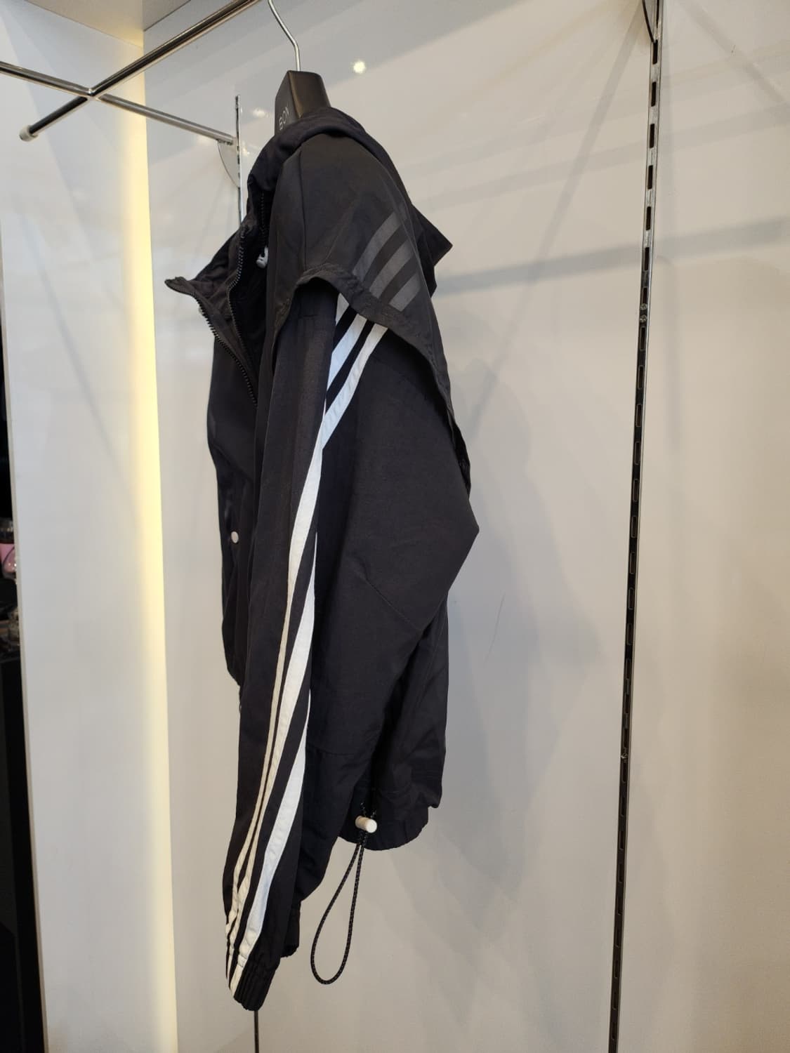 아디다스 여성 후드바람막이점퍼 상품이미지3